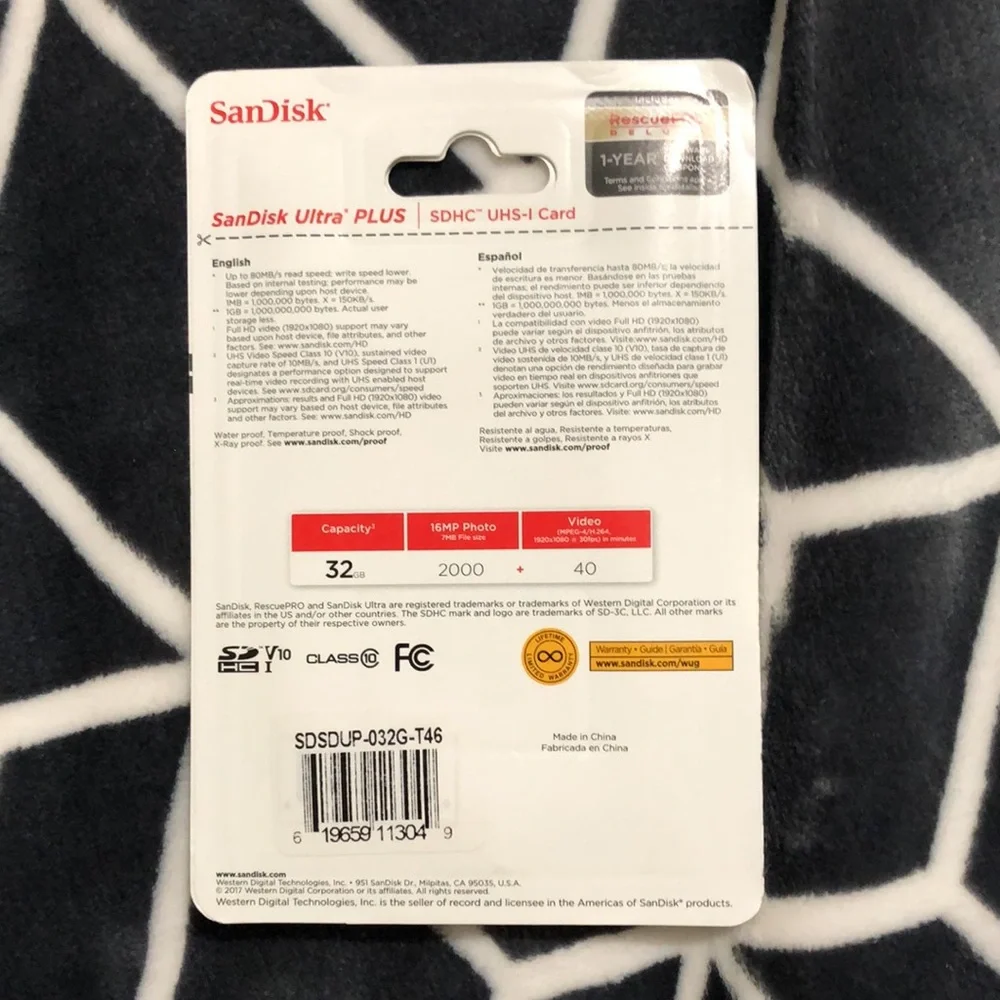 NEW SanDisk 32 gb SD card